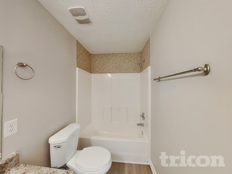 Building Photo - 7029 Bridgewater Dr