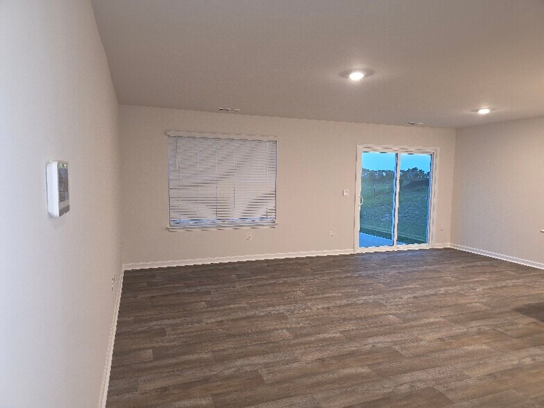 Building Photo - 408 Honeycutt Oaks Dr