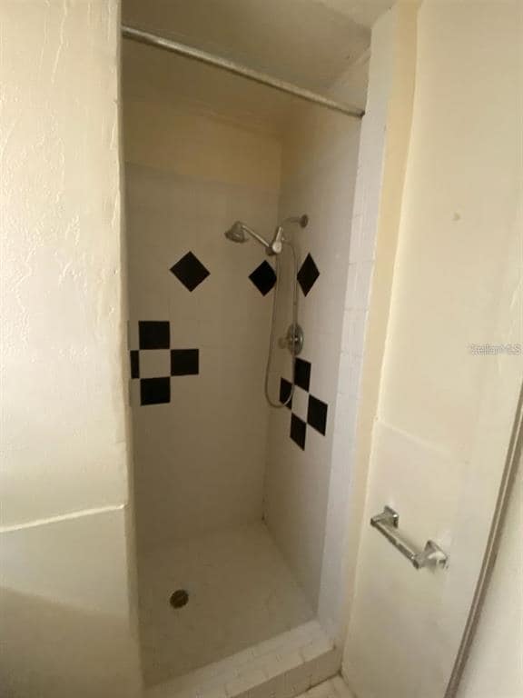 Building Photo - 203 W Wall St