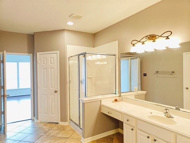 Building Photo - 26418 Creston Woods Dr