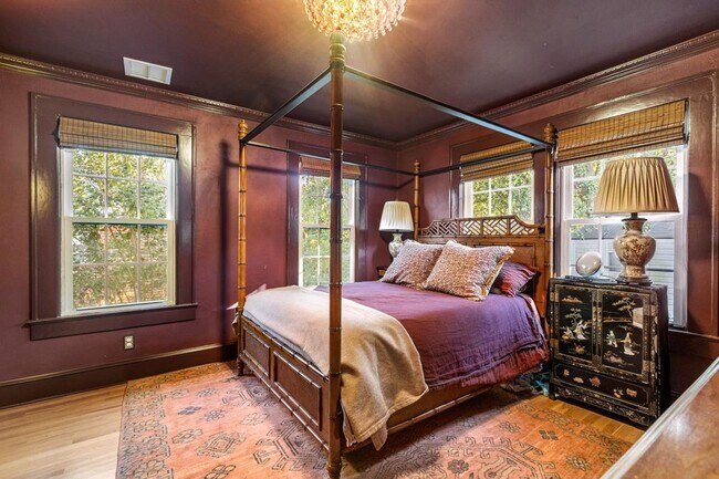 Building Photo - 821 Ingleside Ave