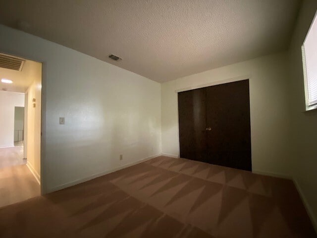 Building Photo - Charming and Well-Maintained 3-Bedroom, 2-...