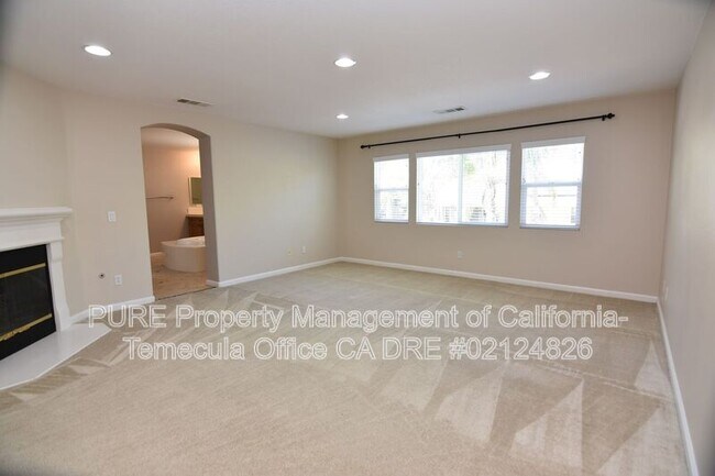 Building Photo - 31824 Via Del Paso