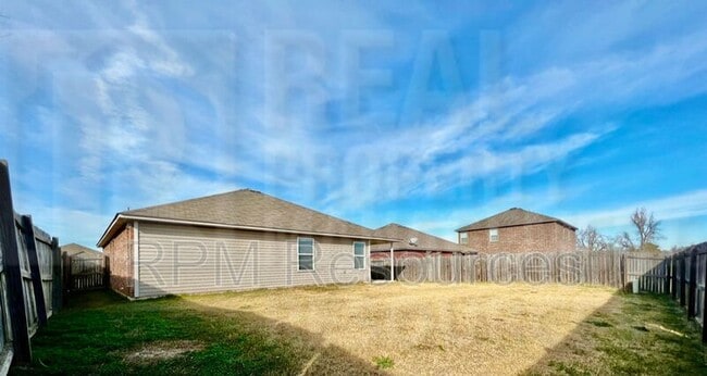 Building Photo - 2940 Cider Mill Ln
