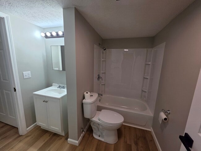 Building Photo - Beautiful 3 bedroom home for RENT