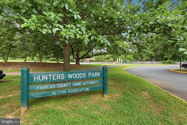 Building Photo - 2339 Freetown Ct