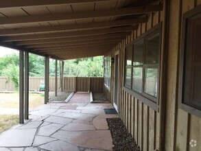 Building Photo - 1472 N Page Springs Rd
