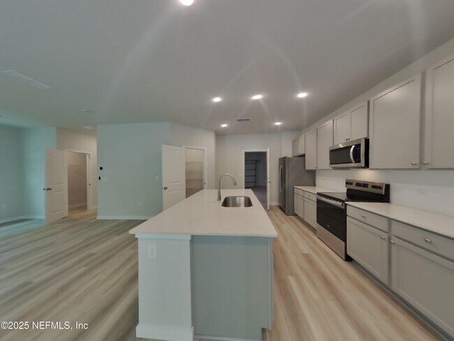 Building Photo - 14918 Macadamia Ln