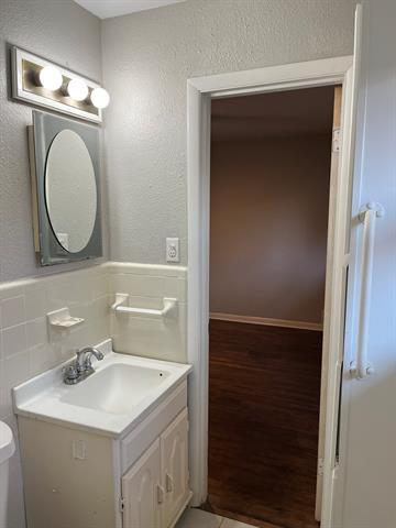 Building Photo - 501 Merrill Dr