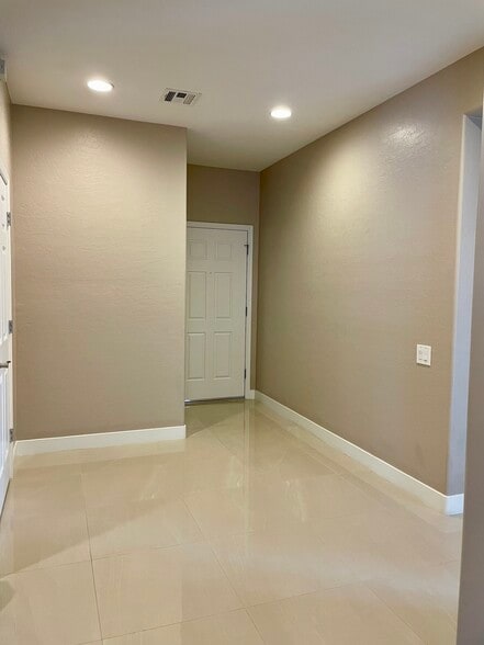 Building Photo - 2705 Mintlaw Ave