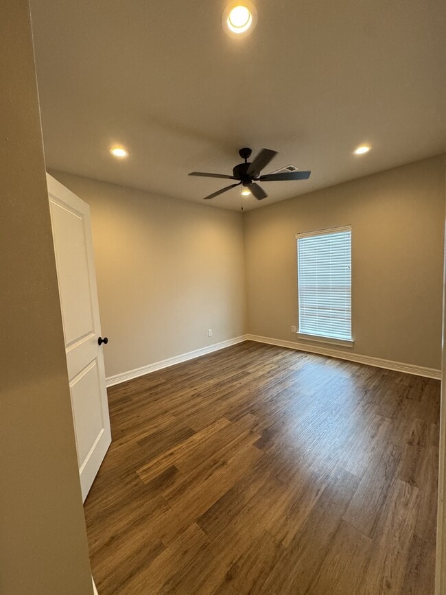 Building Photo - 5100 Westgate Ln