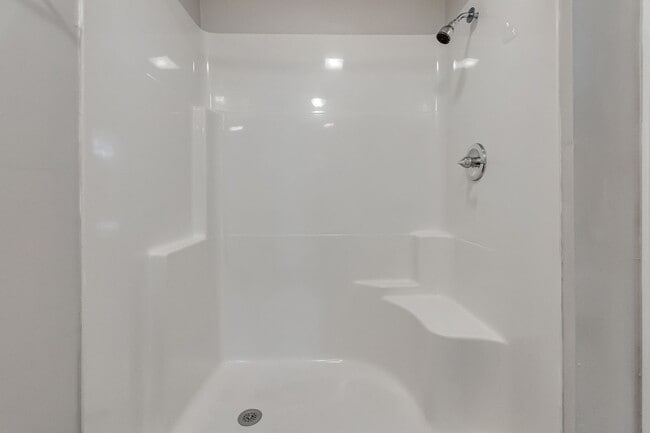 Building Photo - Private Walkout Basement Unit Overlooking ...