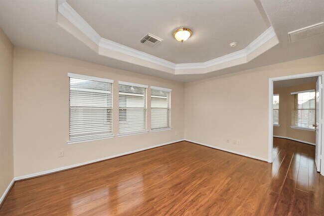 Building Photo - 930 Allisa St