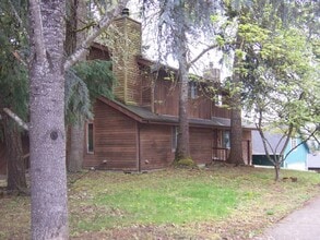 Building Photo - Thurston Hills 2 bedroom duplex