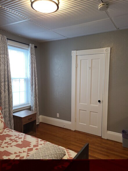 Building Photo - 9 Reeves St