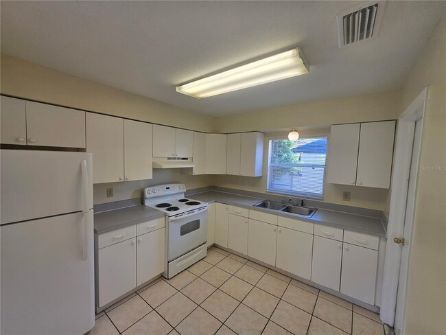 Building Photo - 7334 Ponderosa Dr