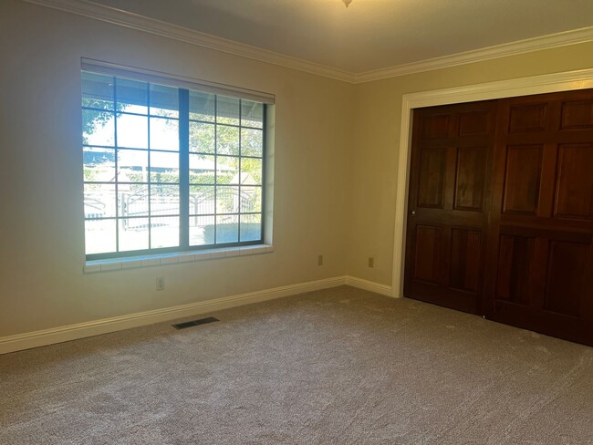 Building Photo - MORGAN HILL Expansive 6 bedroom, 4.5 bathroom home