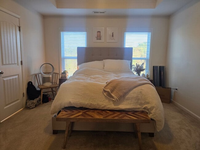 Building Photo - 4BR/3.5BA with 2-Car Garage! Available February 2026