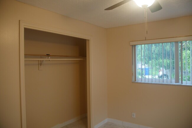Building Photo - 871 SW 63rd Terrace