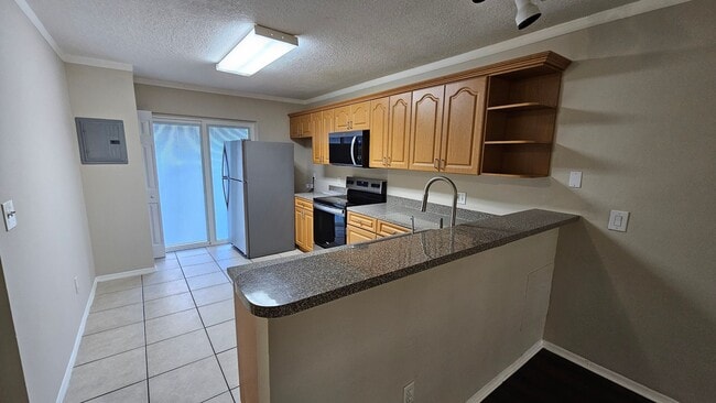 Building Photo - 2 Bedroom/2 Bathroom at Lancelot AVAILABLE AUGUST 10th!