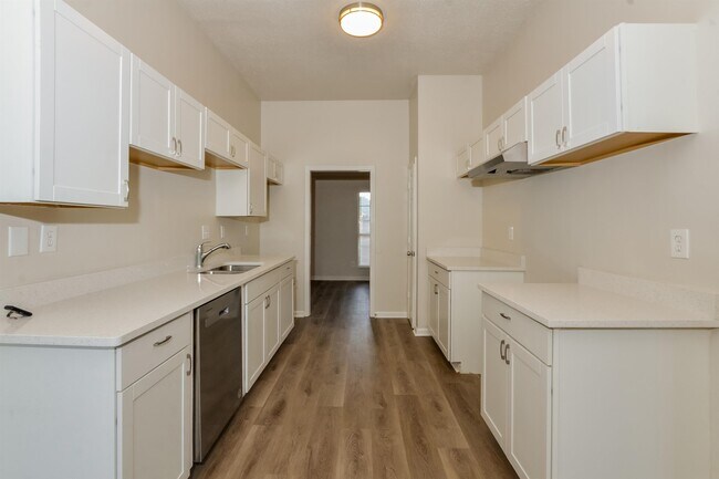 Building Photo - 7473 Beauregard Cove