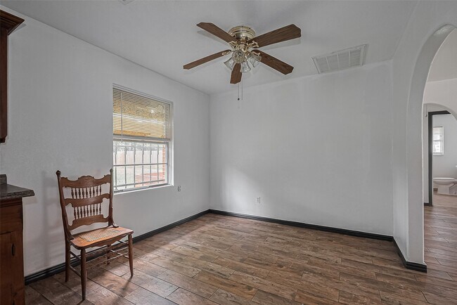 Building Photo - 423 Gammon Dr