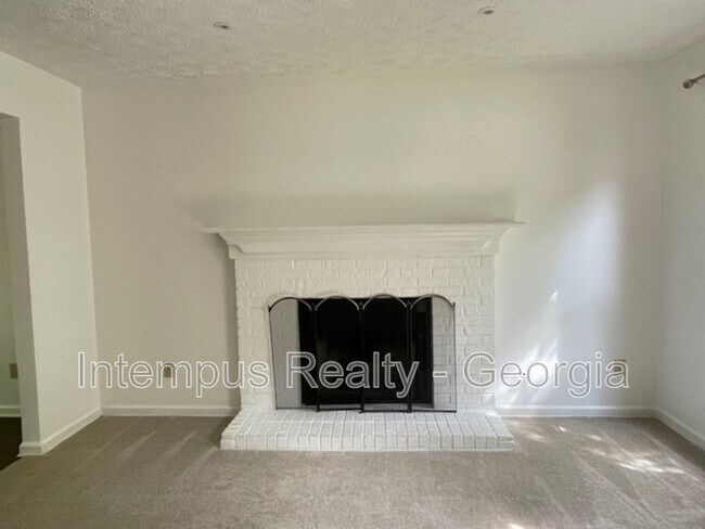 Building Photo - 10440 Virginia Pine Ln