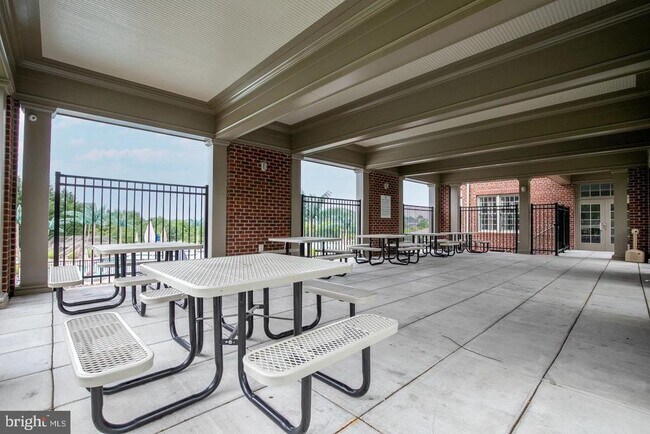 Building Photo - 3655 Islington St