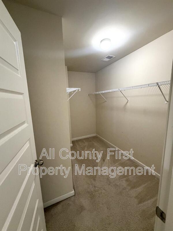 Building Photo - 3263 Highgrove Ln