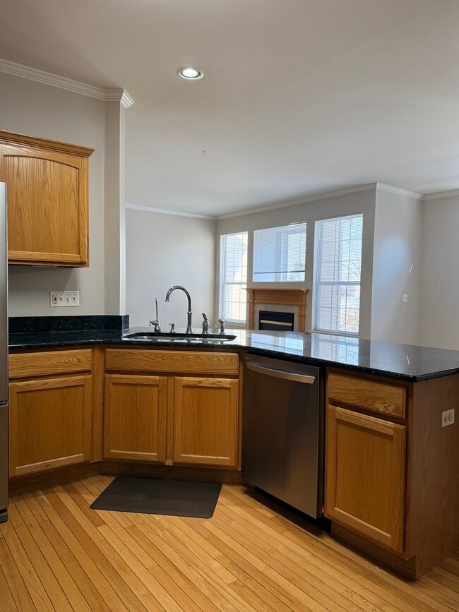 Building Photo - 2305 Sandy Creek Dr