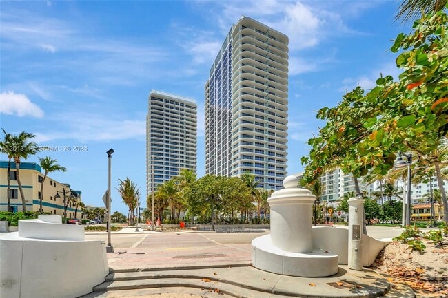 Building Photo - 153 N Seabreeze Blvd