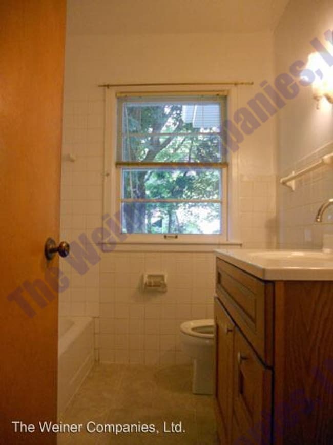 Building Photo - Now leasing for June!