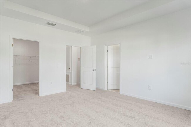 Building Photo - 2743 Skyline Lp