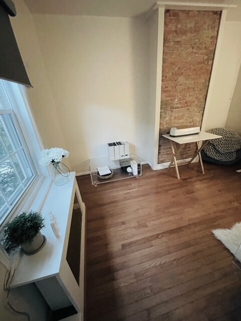 3rd floor office / sm bedroom - 1701 Addison St
