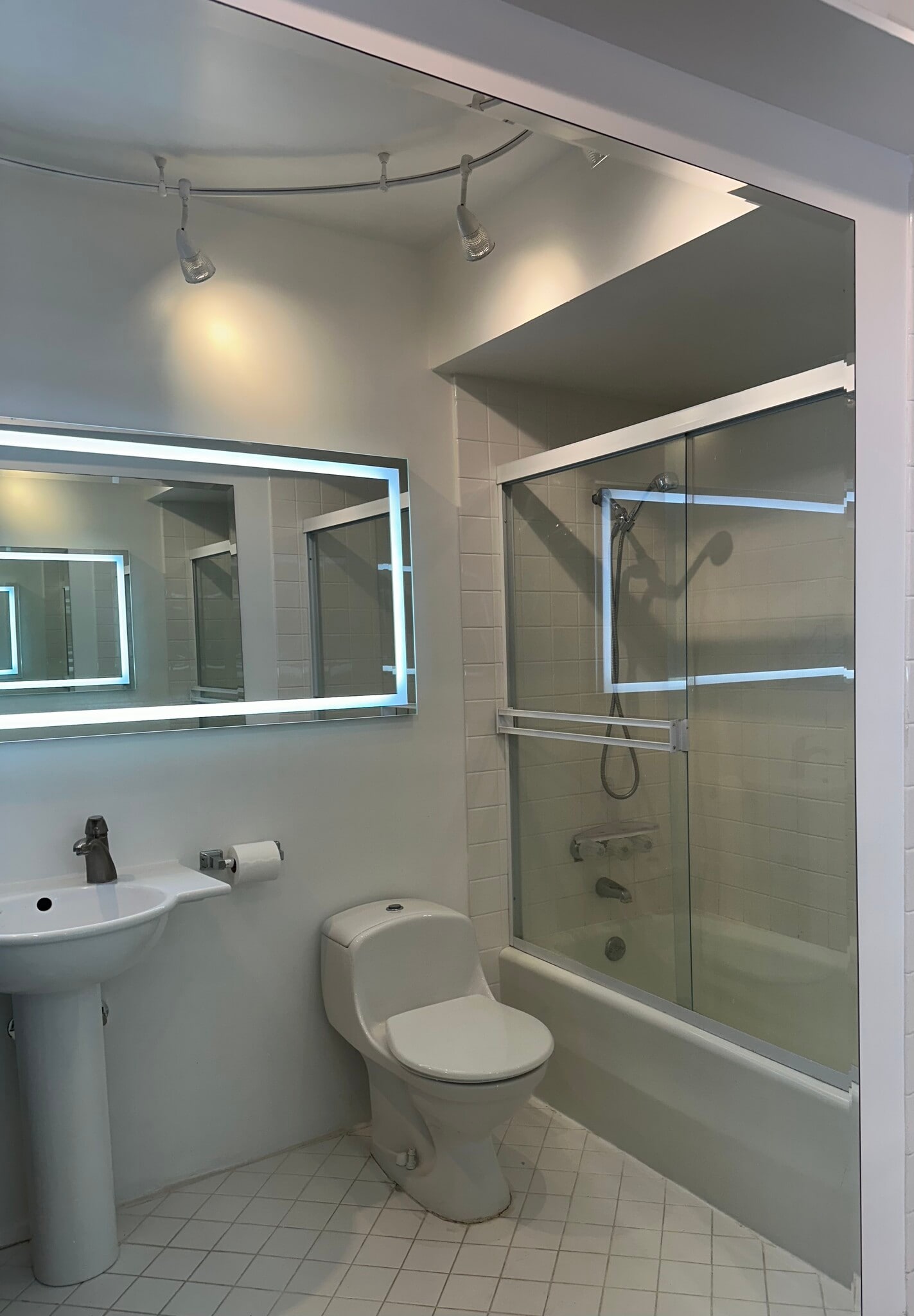 Bath - 201 Ocean Ave