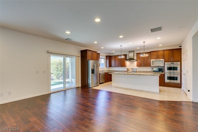 Building Photo - 10465 Saddle Mountain St