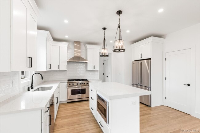 Building Photo - 194 Nelson Ave