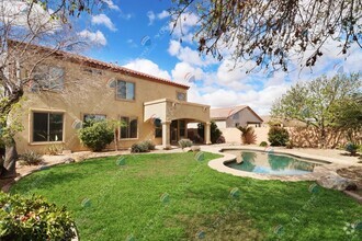 Building Photo - Stunning home in Villago!
