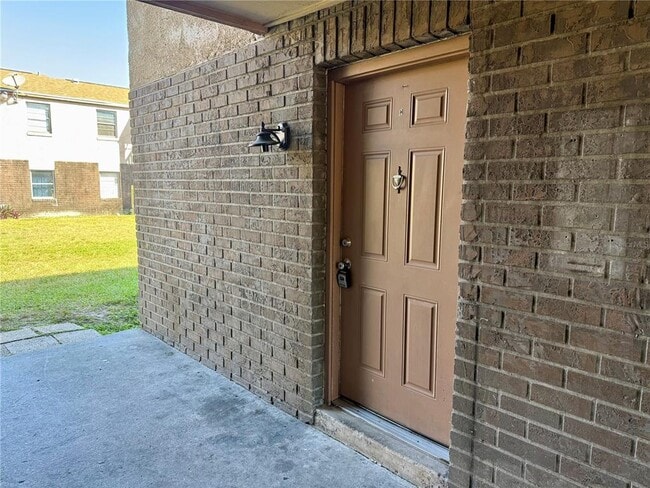 Building Photo - 9013 Westchester Cir