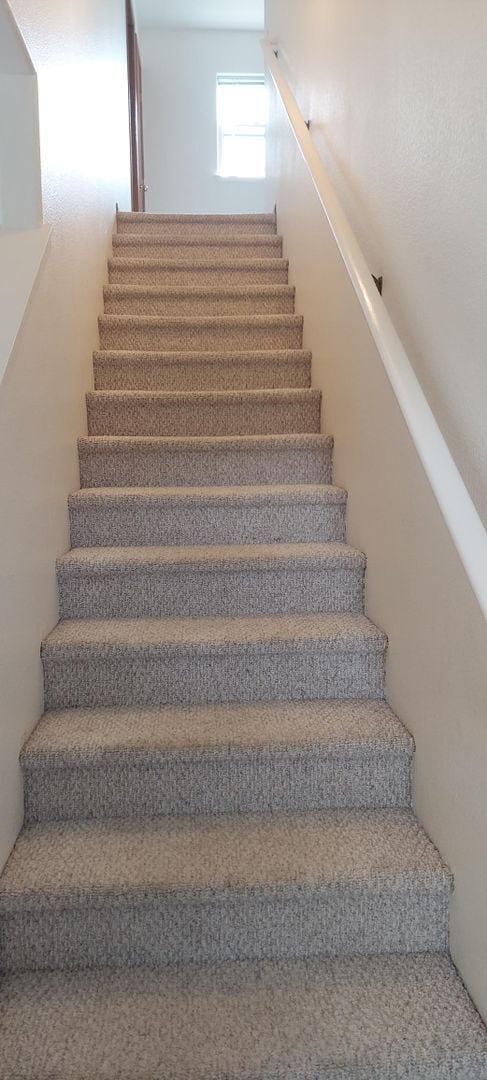 Building Photo - MOVE IN SPECIAL 1/2 OFF 1ST FULL MONTHS RENT- 3 bedroom, 2.5 bath Townhouse in Ashland!!