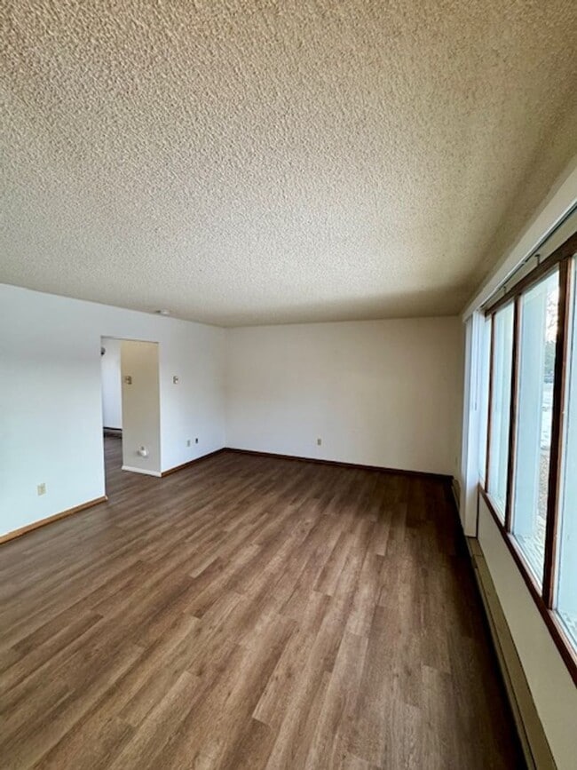 Building Photo - 1605 W Koch St