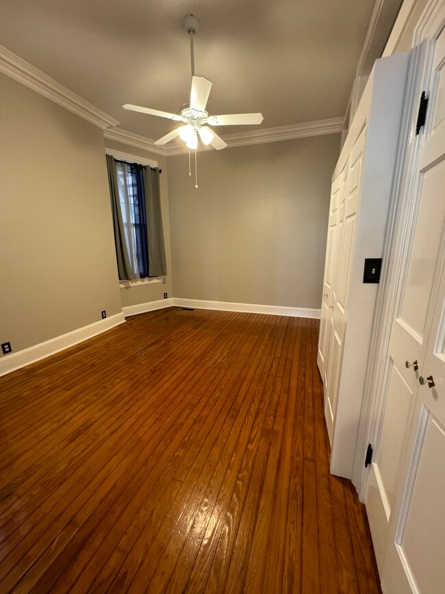 Building Photo - 416 Pembroke Ave