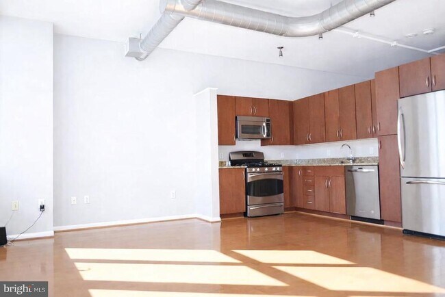 Building Photo - 811 4th St NW