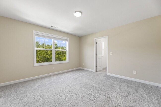 Building Photo - Elegant Home in Oyster Landing