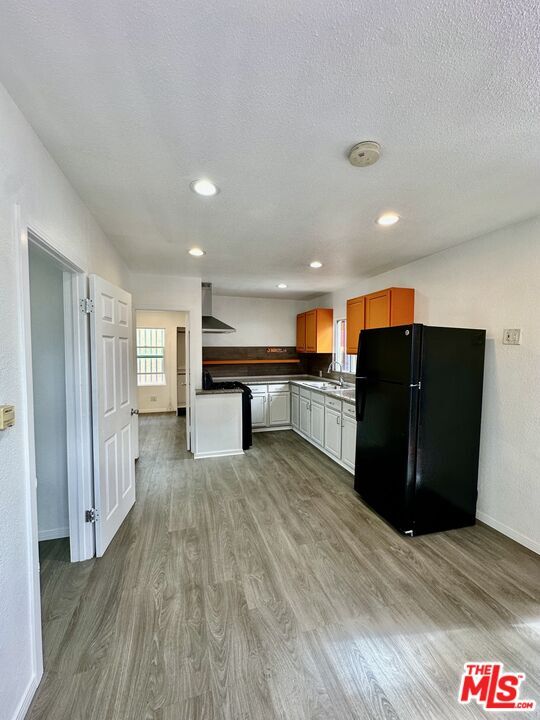 Building Photo - 523 1/2 W 56th St