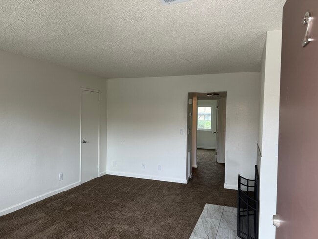 Building Photo - Desert Sky Apartments