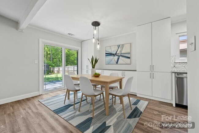 Building Photo - 6801 Stillmeadow Dr