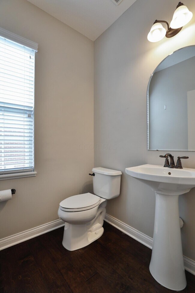 Building Photo - 1412 Leesland Dr
