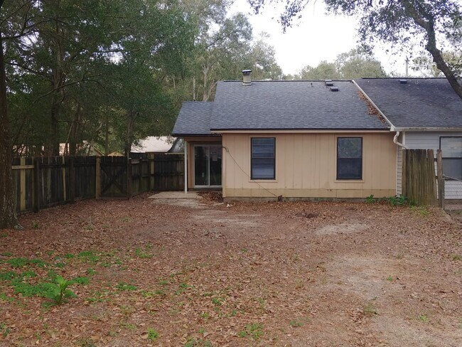 Building Photo - 6204 Forest Pines Dr