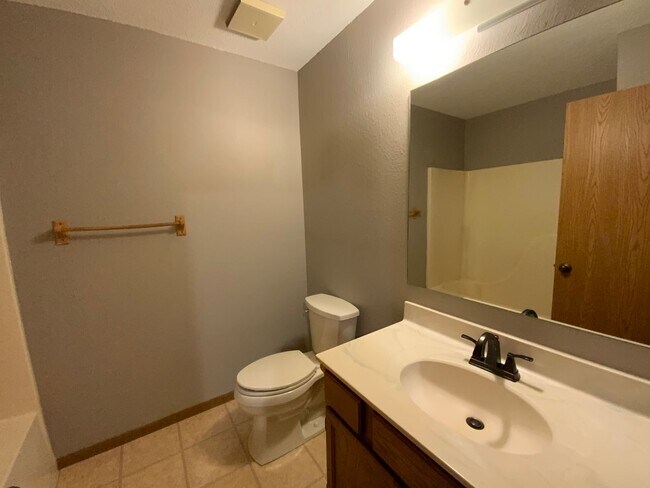 Building Photo - 3566-3568 Prescott Dr